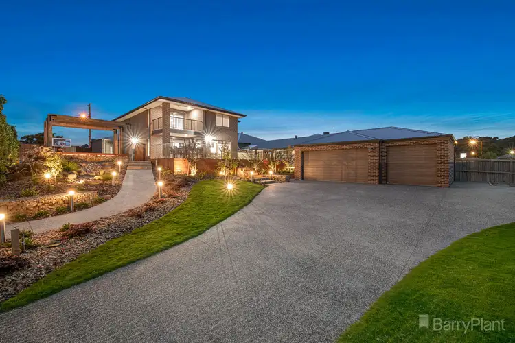 33 Tree View Lane, Narre Warren North VIC 3804