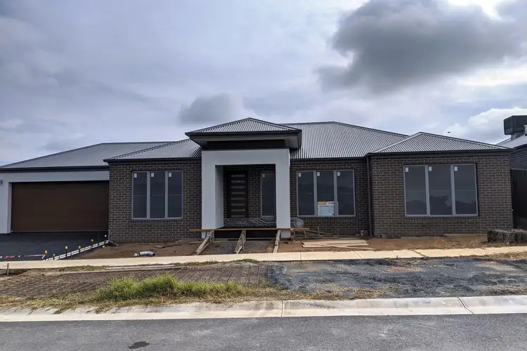 35 Southgate Drive, Leneva VIC 3691