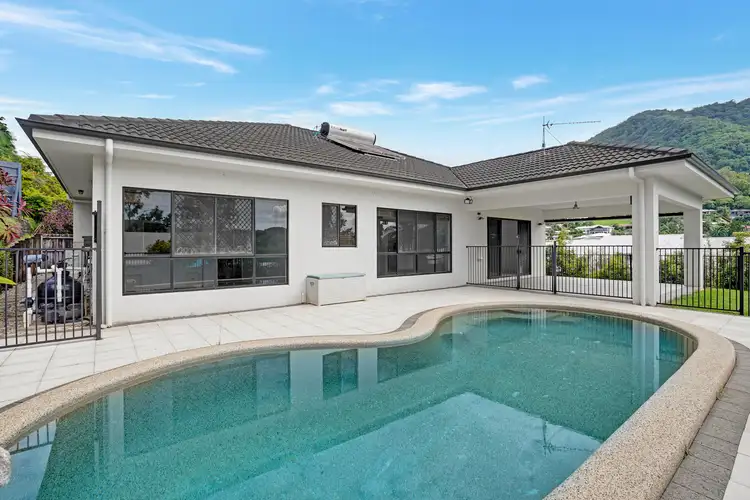 7 Eleanor Close, Mooroobool QLD 4870