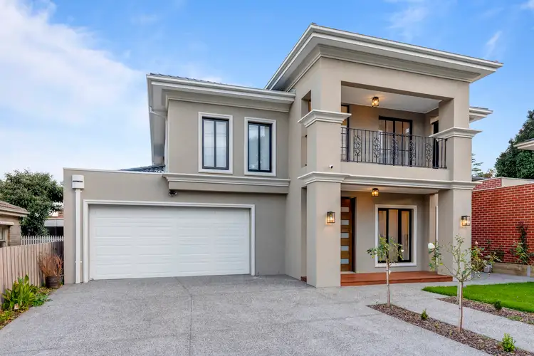 2 Leopold Street, Burwood VIC 3125