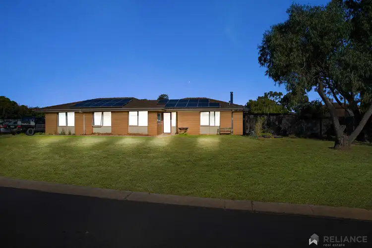8 Nirvana Place, Melton West VIC 3337