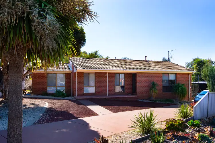 27 Mockridge Drive, Kangaroo Flat VIC 3555