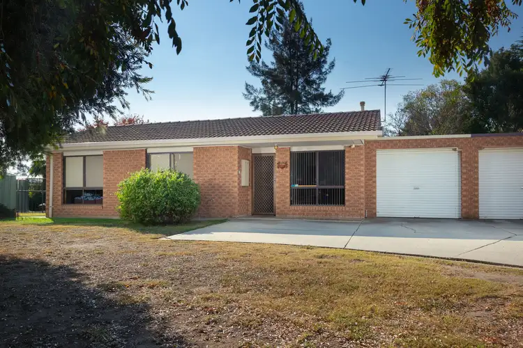 Second view of Homely townhouse listing, 1/22 Campbell Avenue, Wodonga VIC 3690