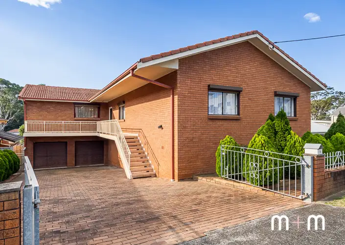 16 Hunter Street, Balgownie NSW 2519