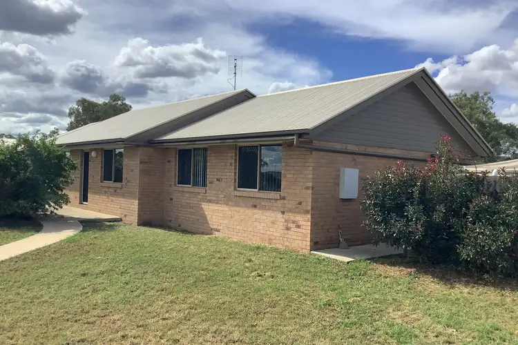 25 Hustons Place, Dalby QLD 4405