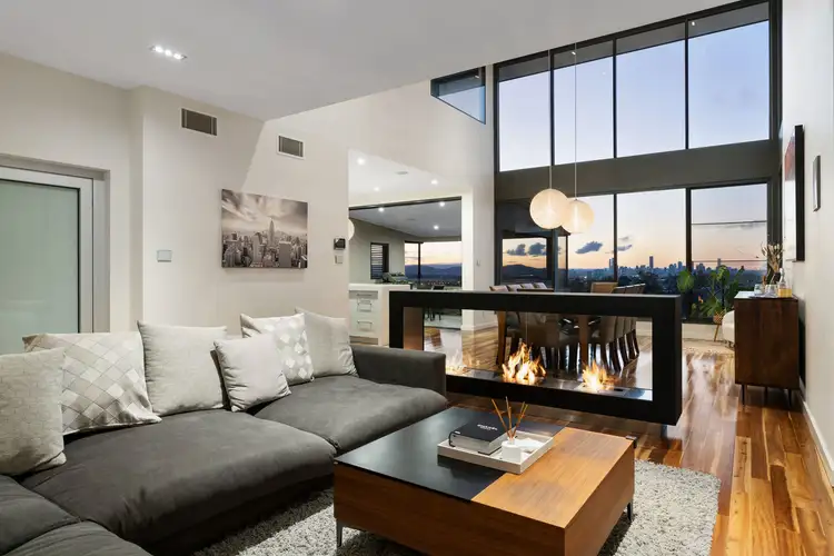 70 Kneale Street, Holland Park West QLD 4121