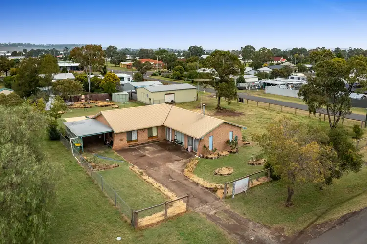 15 George Street, Cambooya QLD 4358