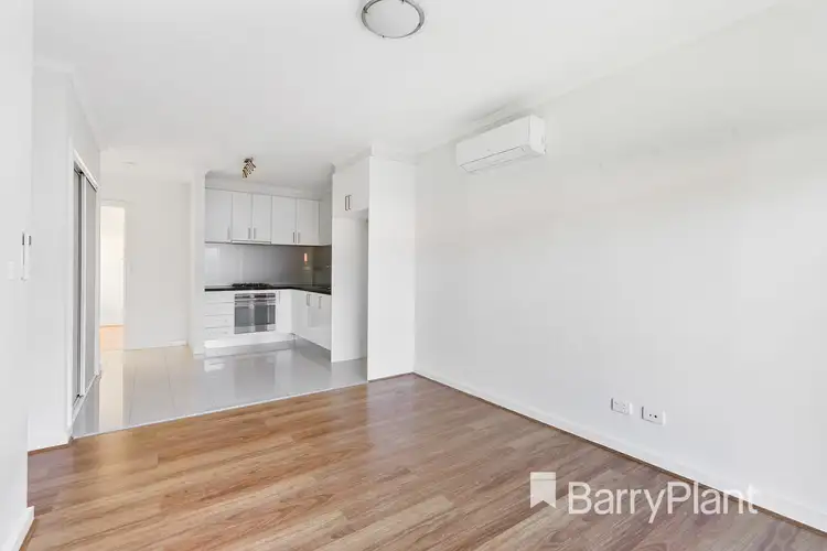 Fifth view of Homely unit listing, 2/6 McRae Avenue, St Albans VIC 3021