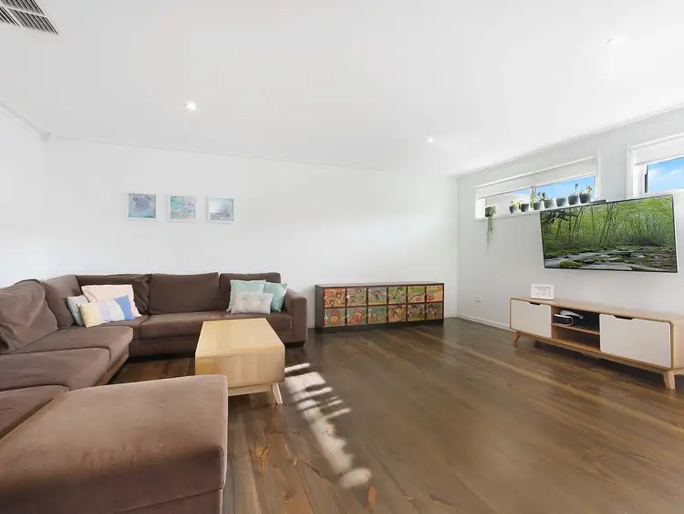 Fifth view of Homely house listing, 8 St Cloud Court, Highton VIC 3216