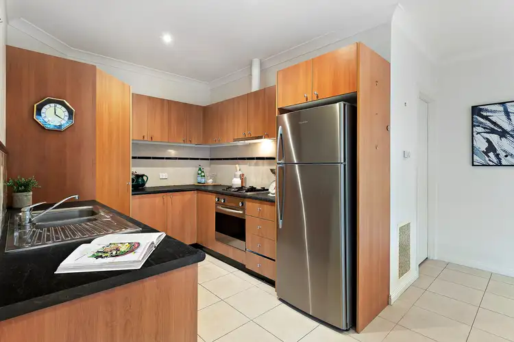 Fifth view of Homely villa listing, 2/184 Weatherall Road, Cheltenham VIC 3192