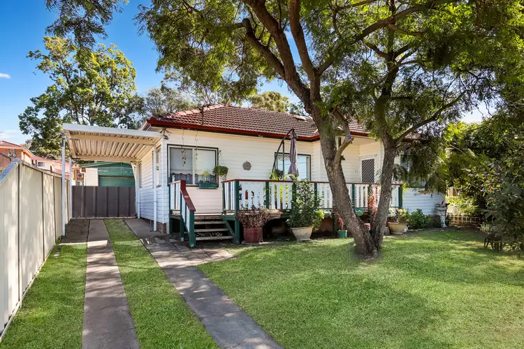 6 Andrew Place, Girraween NSW 2145
