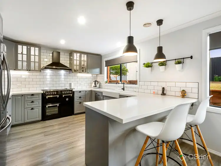 Fifth view of Homely house listing, 10 Fawn Court, Langwarrin VIC 3910