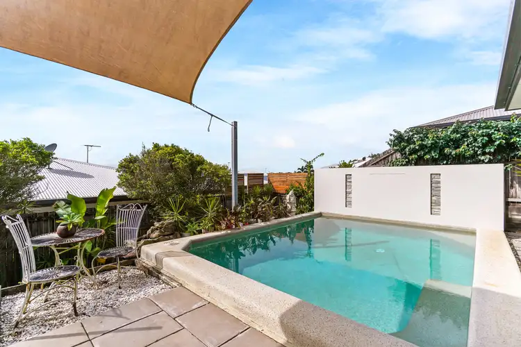 112 McFarlane Drive, Kanimbla QLD 4870