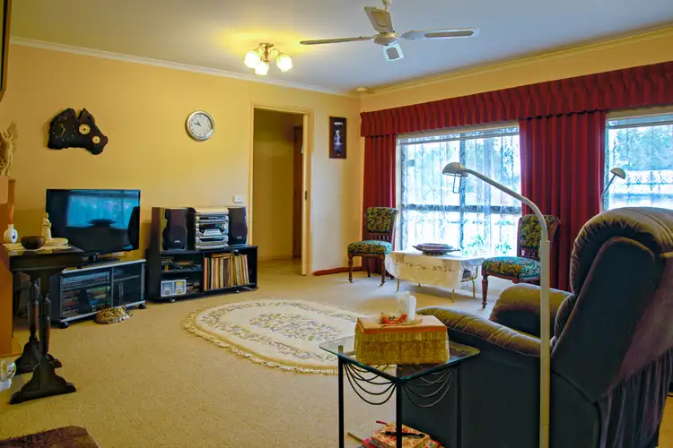 Fifth view of Homely house listing, 4 O'Dea Crescent, Kangaroo Flat VIC 3555