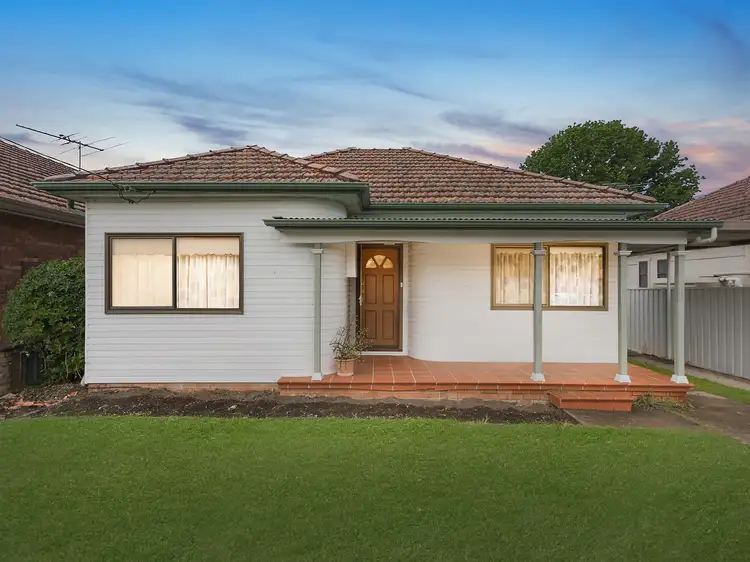 39 Hannans Road, Riverwood NSW 2210