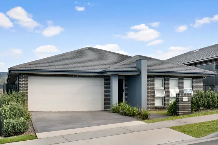 10 Farmgate Crescent, Calderwood NSW 2527