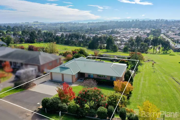 2 Pryor Road, Drouin VIC 3818