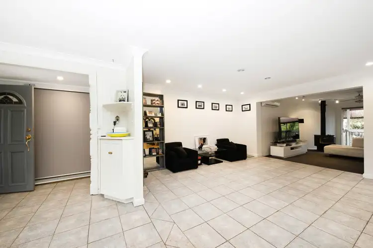 19 Embley Street, Holder ACT 2611