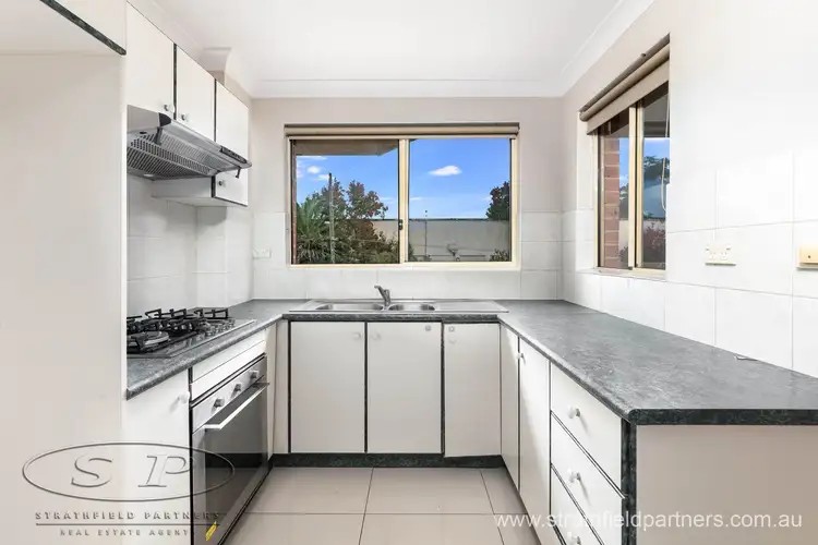 12/221 Dunmore Street