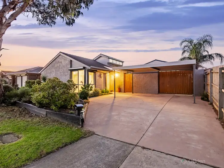 7 Rebecca Court, Cranbourne North VIC 3977