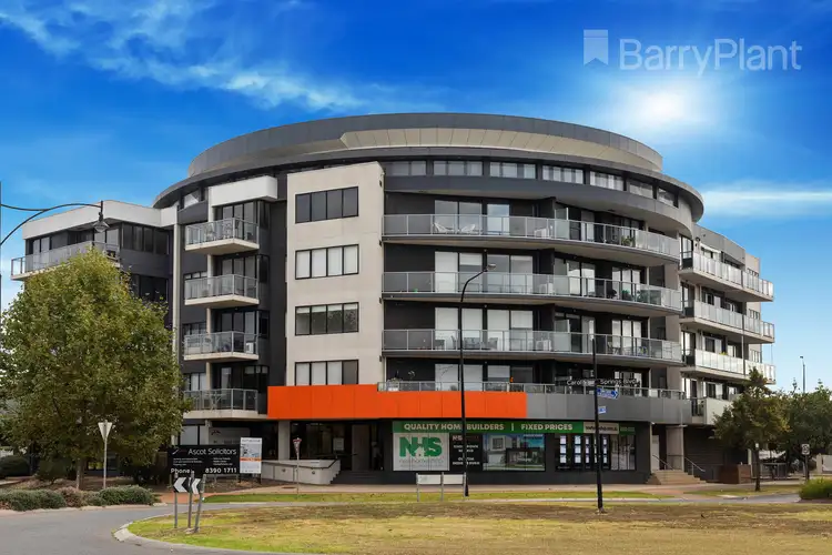 33/1 Woodward Way, Caroline Springs VIC 3023