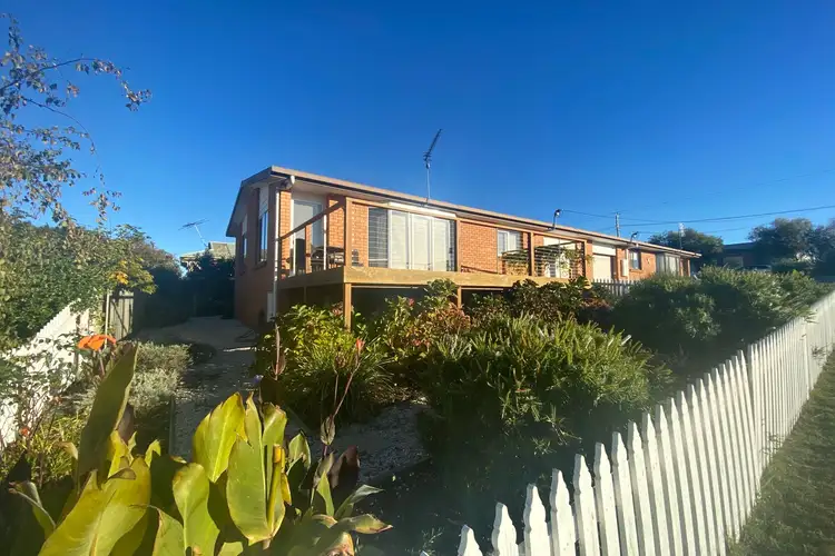2/17 Dumbleton Street