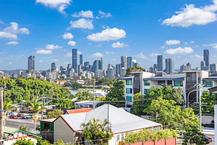 11/16 Norman Crescent, Norman Park QLD 4170