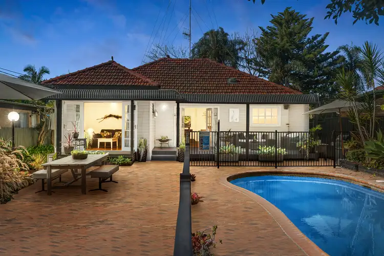 9 The Crescent, North Narrabeen NSW 2101