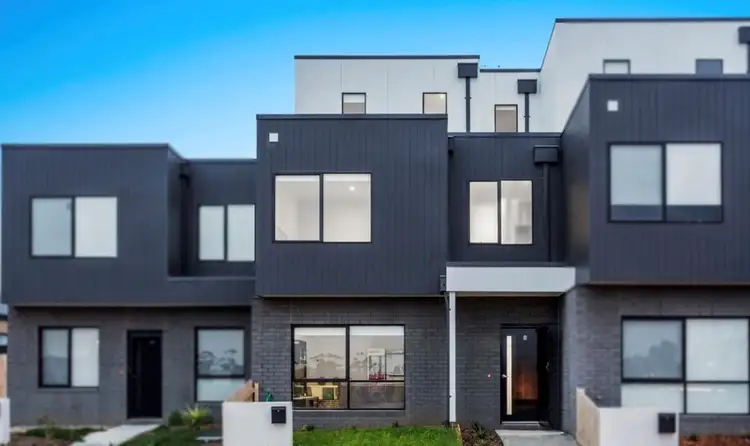 8 Obsidian Avenue, Tarneit VIC 3029