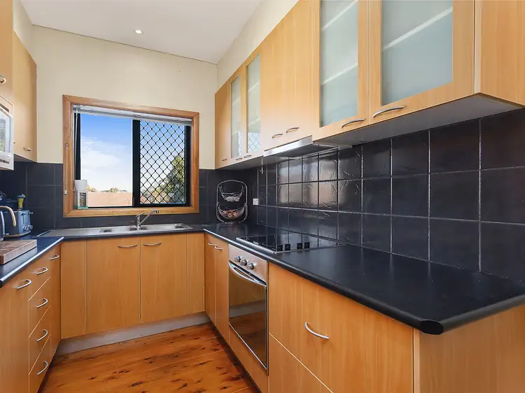 4/8 Armstrong Street, West Wollongong NSW 2500