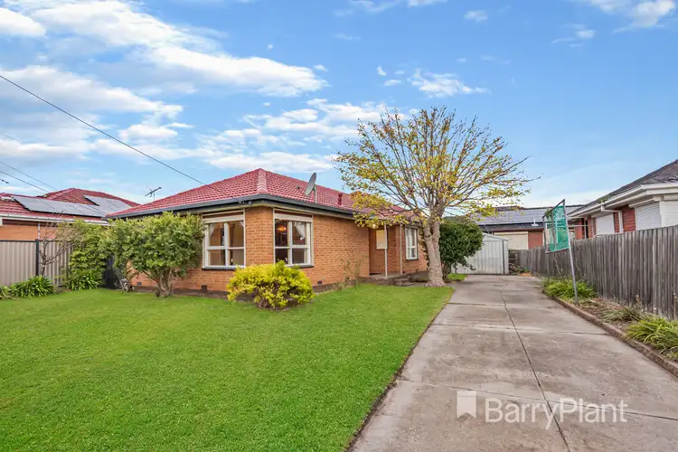 4 Chestnut Drive, St Albans VIC 3021