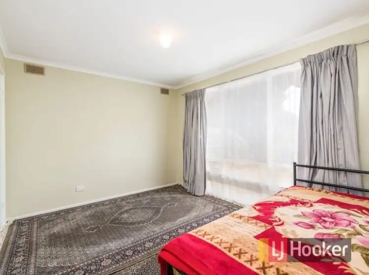 Sixth view of Homely house listing, 42 Thomas Crescent, Cranbourne VIC 3977
