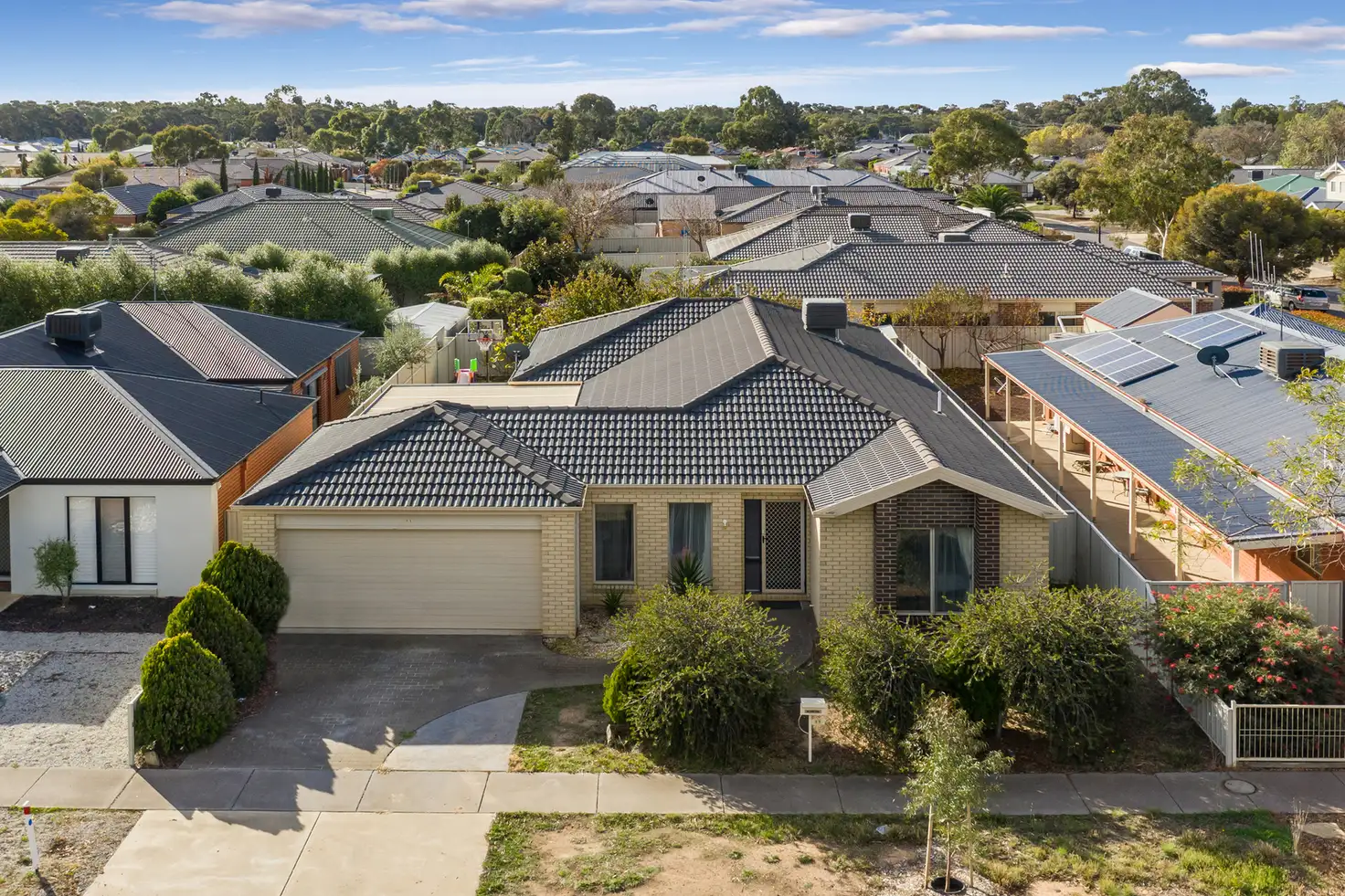 Main view of Homely house listing, 11 Greenview Circuit, Epsom VIC 3551