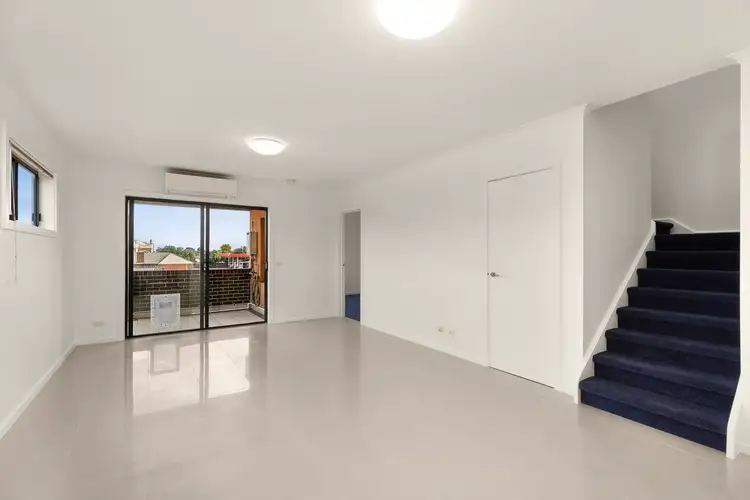 Third view of Homely apartment listing, 32/3 Wardens Walk, Coburg VIC 3058