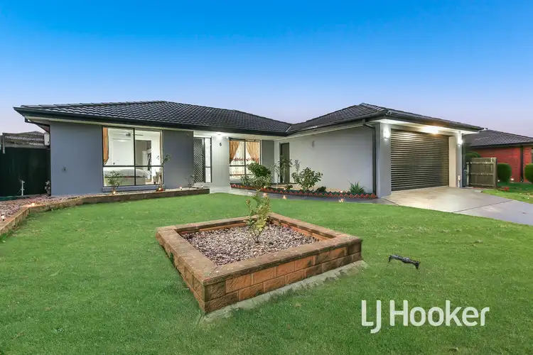 6 Chatham Close, Cranbourne East VIC 3977