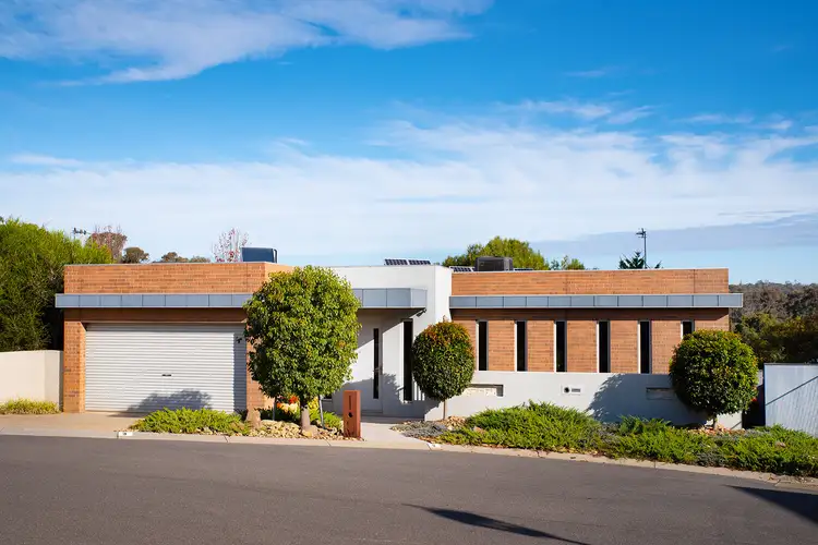 3 Pieper Terrace, Strathdale VIC 3550