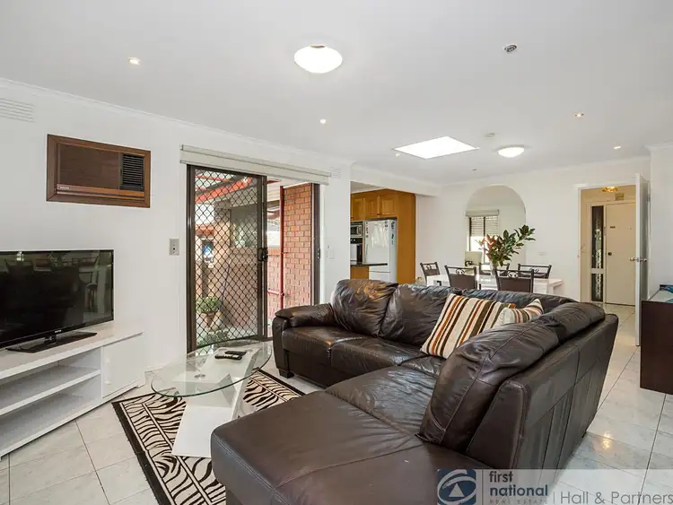 31 Endeavour Crescent, Endeavour Hills VIC 3802