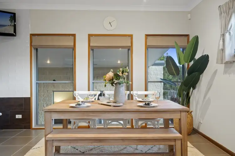 23 Emerson Drive, Bonogin QLD 4213