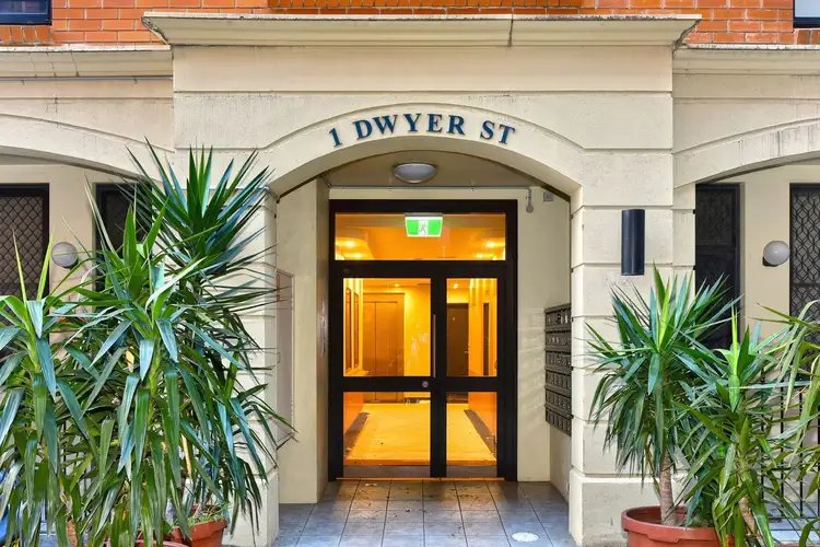 8/1 Dwyer Street