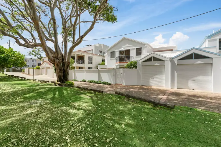 1/104 Hedges Avenue