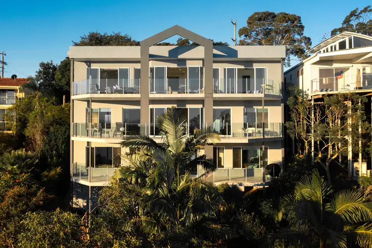76 Sunlight Parade, Fishing Point NSW 2283