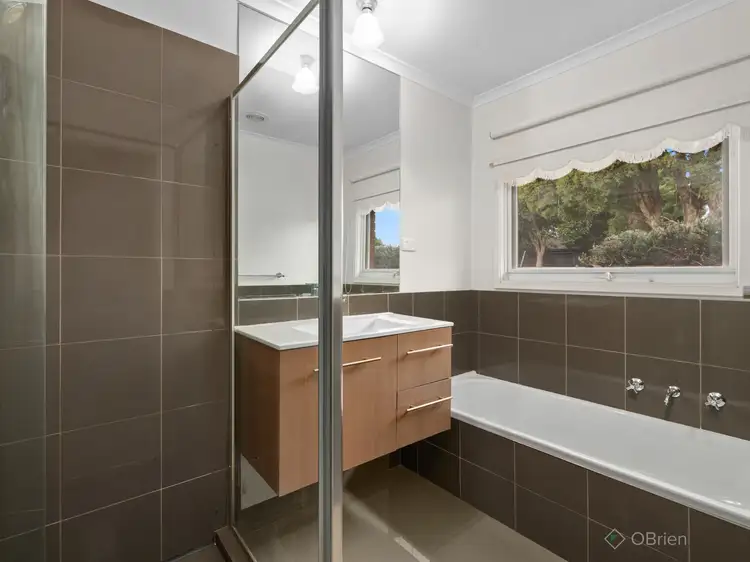 Fifth view of Homely house listing, 1 Fuchsia Court, Narre Warren VIC 3805