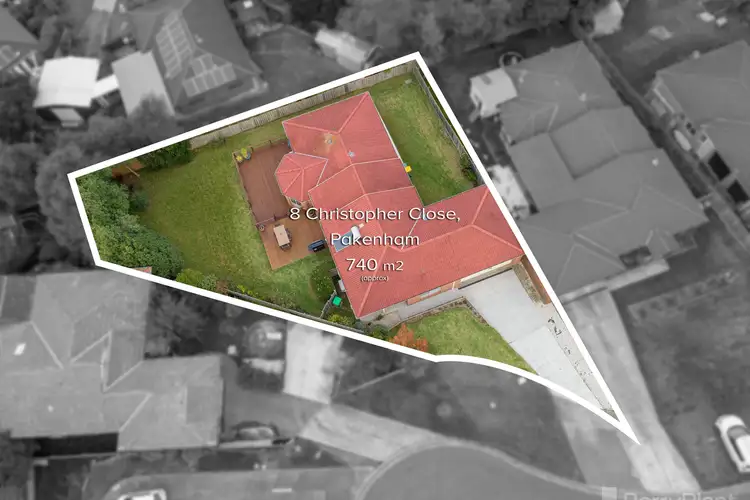 8 Christopher Close, Pakenham VIC 3810