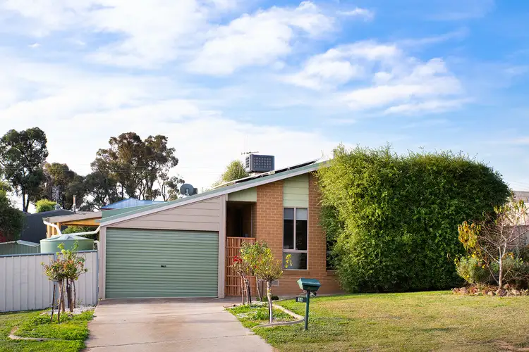 16 Molesworth Road, Kangaroo Flat VIC 3555