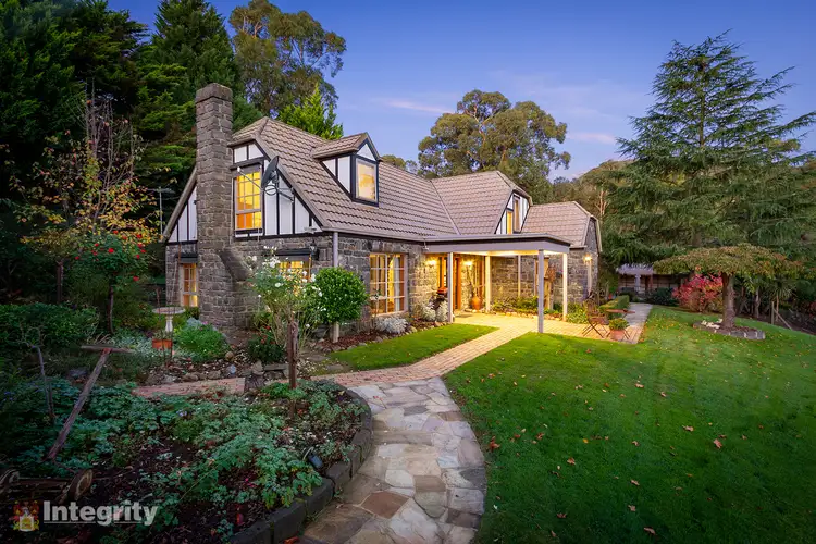 24 Deering Avenue, Healesville VIC 3777