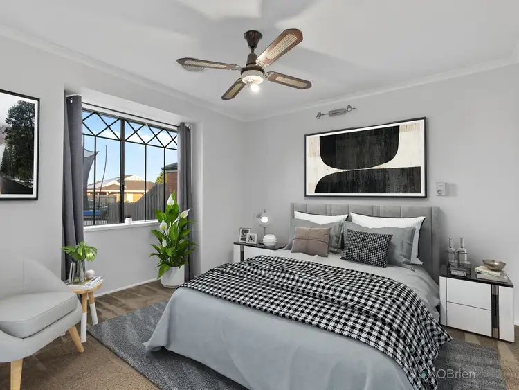 Sixth view of Homely house listing, 5 Ainsleigh Court, Narre Warren VIC 3805