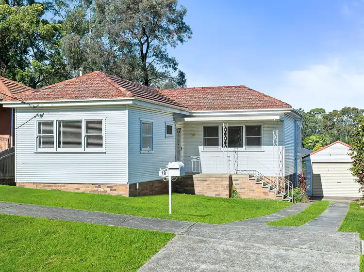 18 Cornock Avenue, Toongabbie NSW 2146