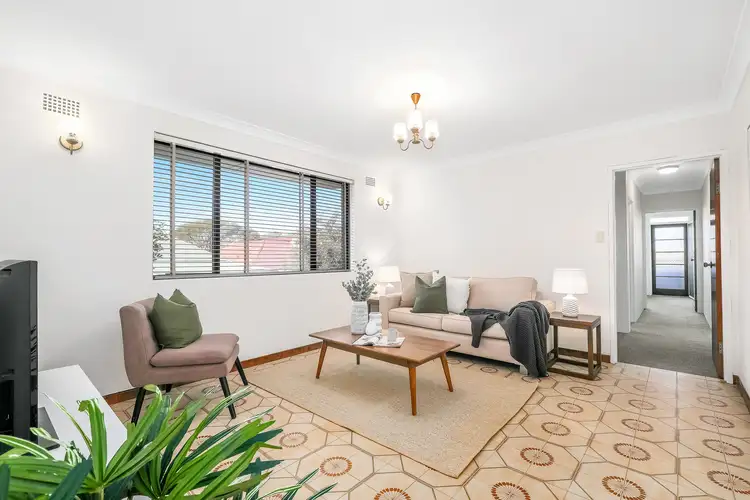 2/1-3 Harnett Avenue
