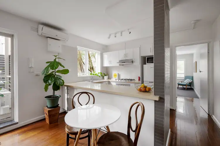 Third view of Homely apartment listing, 6/39 Park Street, Hawthorn VIC 3122