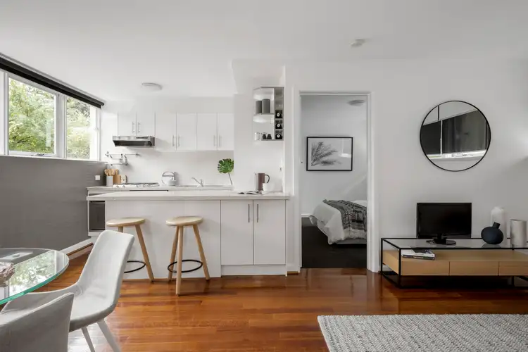 Third view of Homely apartment listing, 2/37 Park Street, Hawthorn VIC 3122